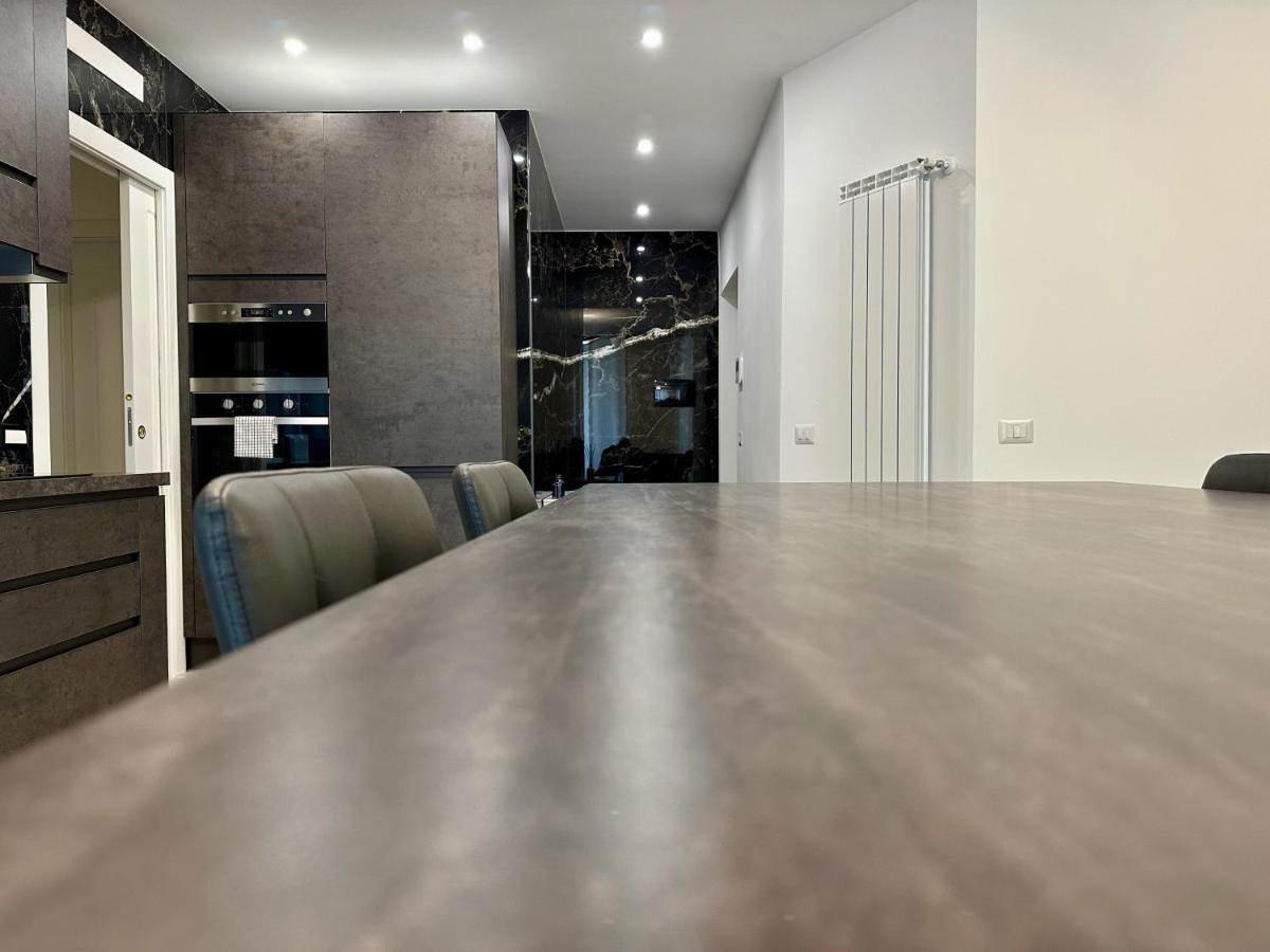 Magic Place Bergamo! Classy Apartment In The Heart Of The City Екстер'єр фото