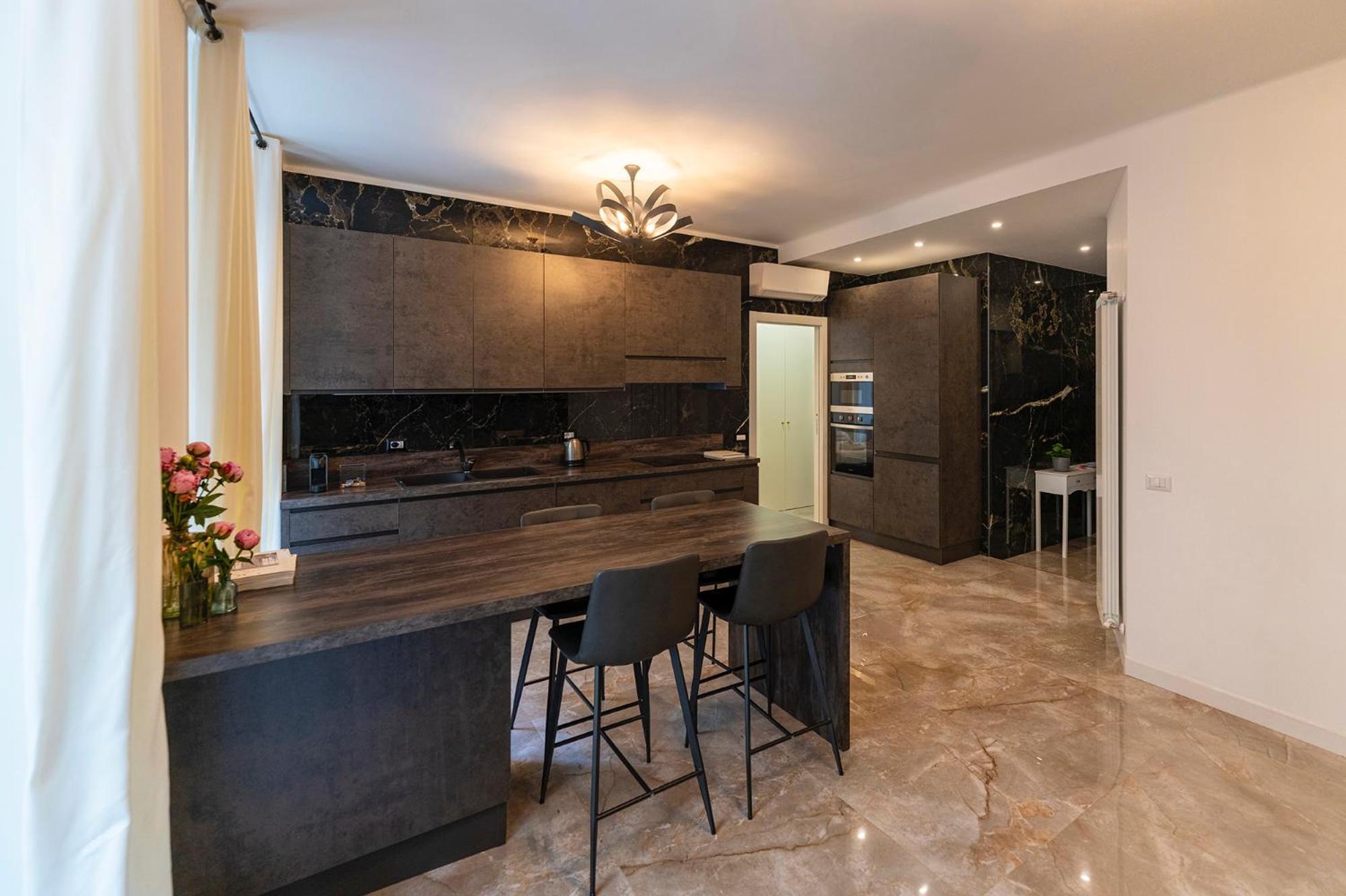 Magic Place Bergamo! Classy Apartment In The Heart Of The City Екстер'єр фото