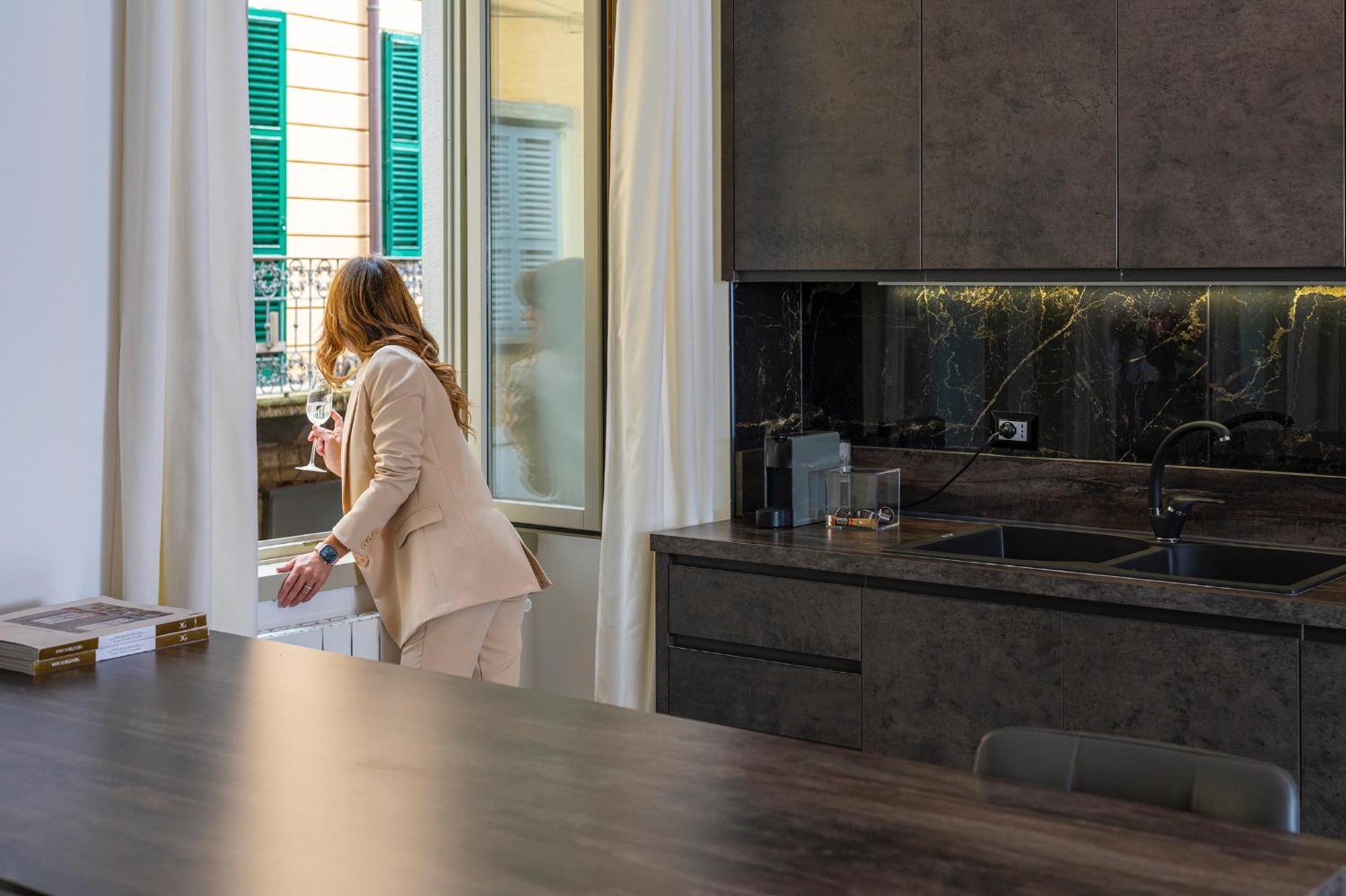 Magic Place Bergamo! Classy Apartment In The Heart Of The City Екстер'єр фото