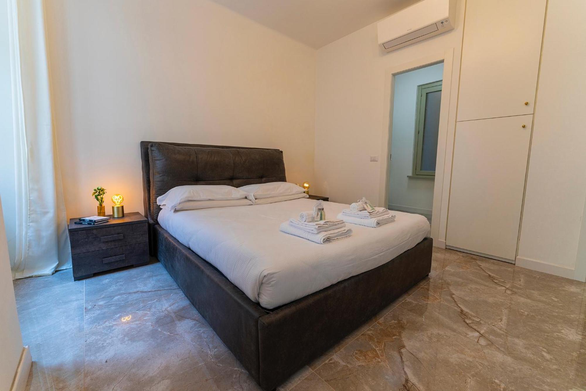 Magic Place Bergamo! Classy Apartment In The Heart Of The City Екстер'єр фото