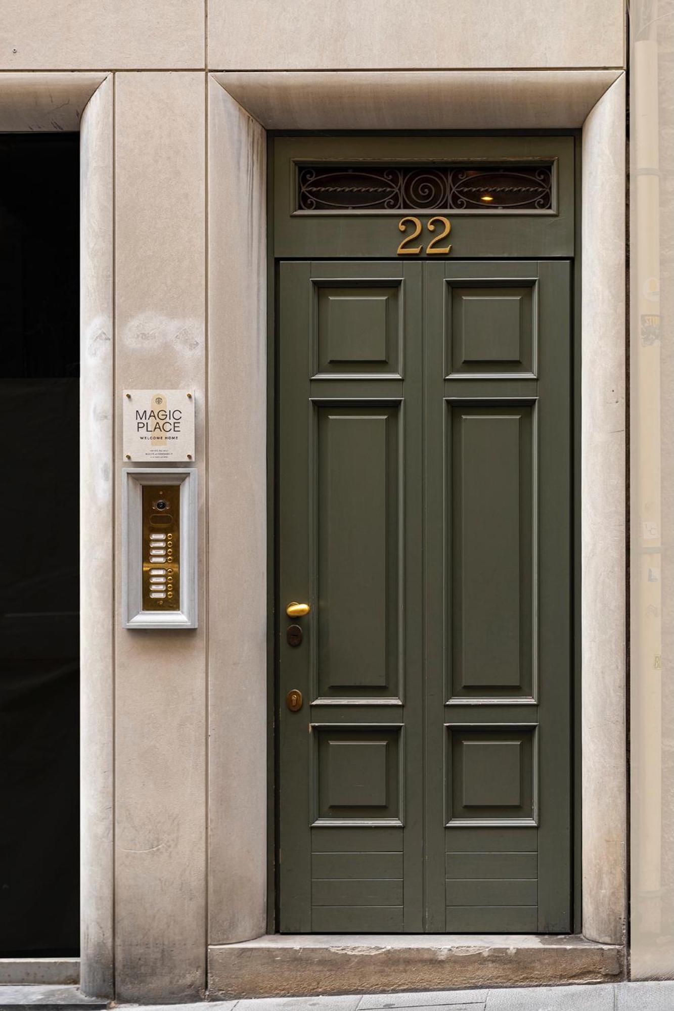 Magic Place Bergamo! Classy Apartment In The Heart Of The City Екстер'єр фото